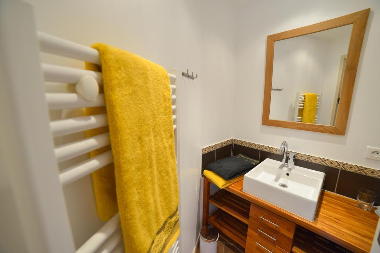Les Caselles, Gite Et Maison D'Hotes Saint-Beauzely Exteriör bild