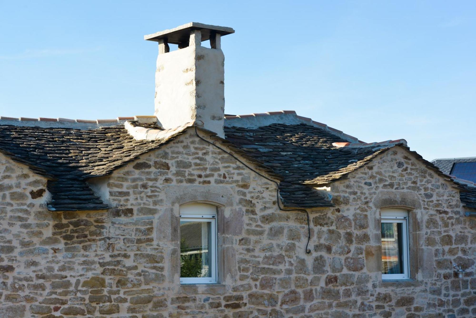 Les Caselles, Gite Et Maison D'Hotes Saint-Beauzely Exteriör bild