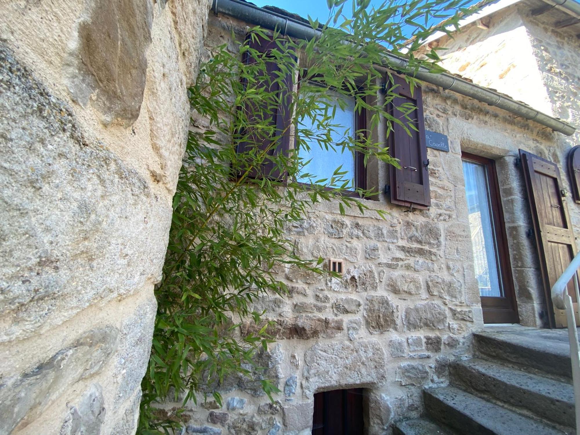 Les Caselles, Gite Et Maison D'Hotes Saint-Beauzely Exteriör bild