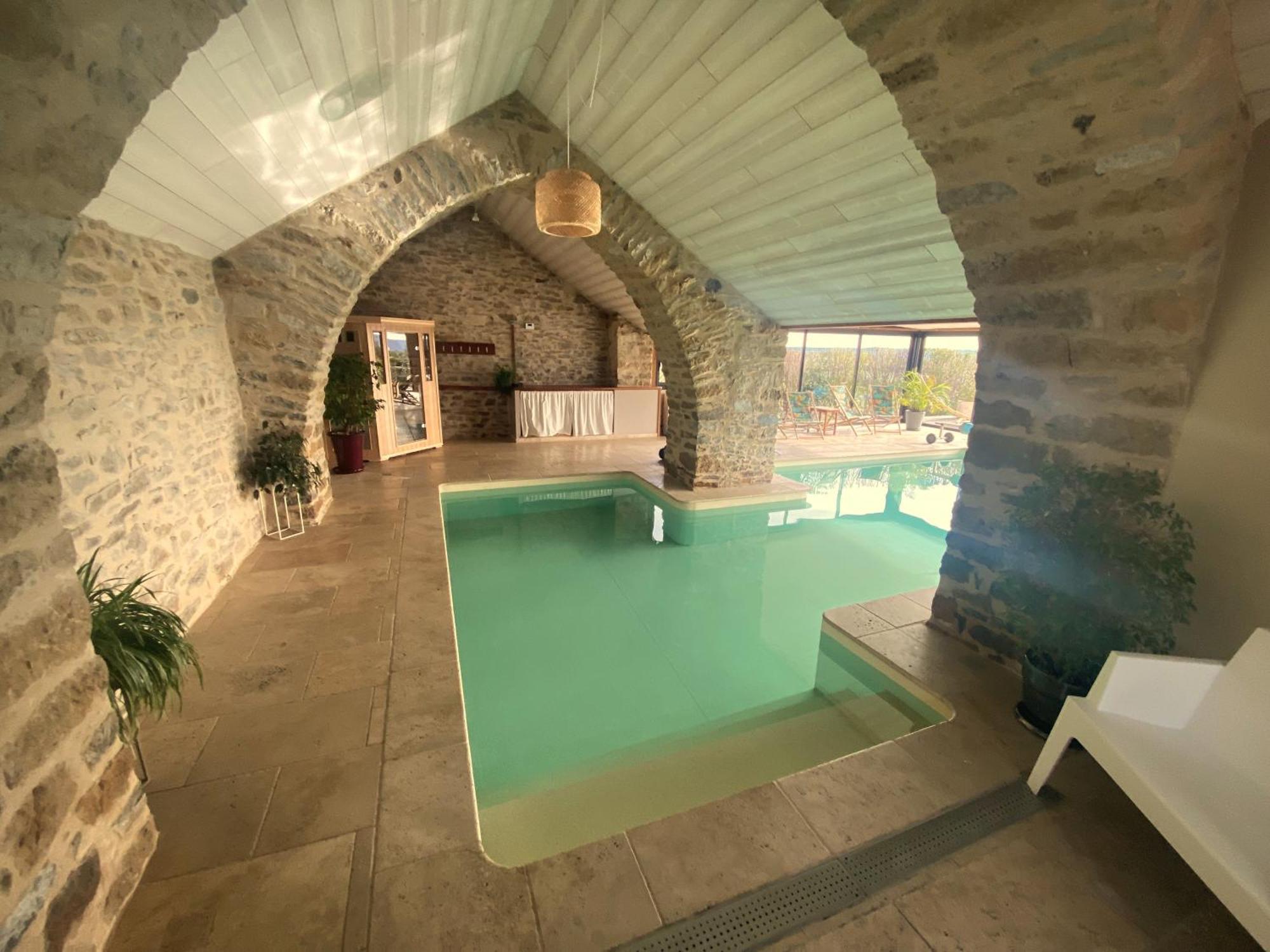 Les Caselles, Gite Et Maison D'Hotes Saint-Beauzely Exteriör bild