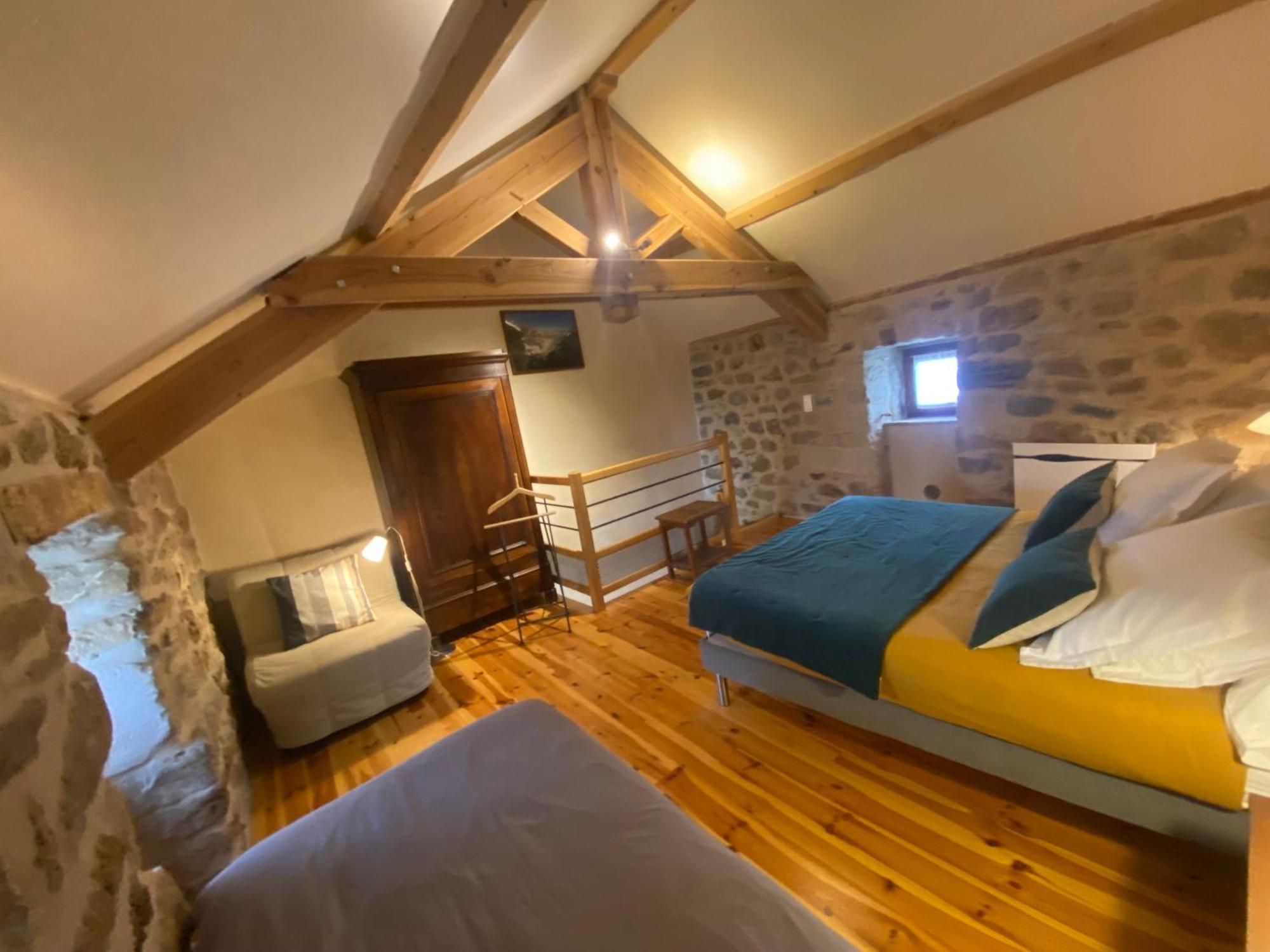 Les Caselles, Gite Et Maison D'Hotes Saint-Beauzely Exteriör bild