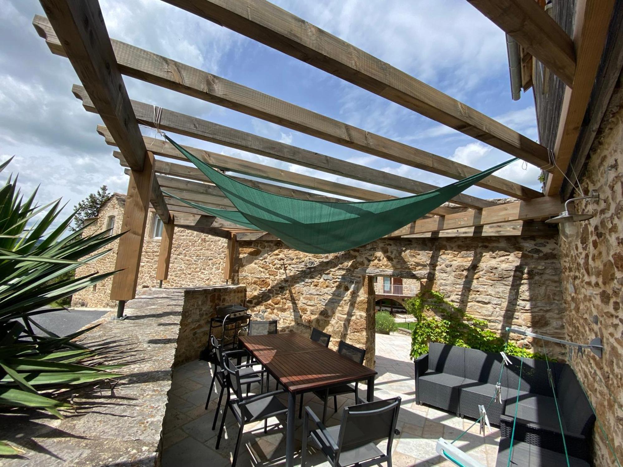 Les Caselles, Gite Et Maison D'Hotes Saint-Beauzely Exteriör bild