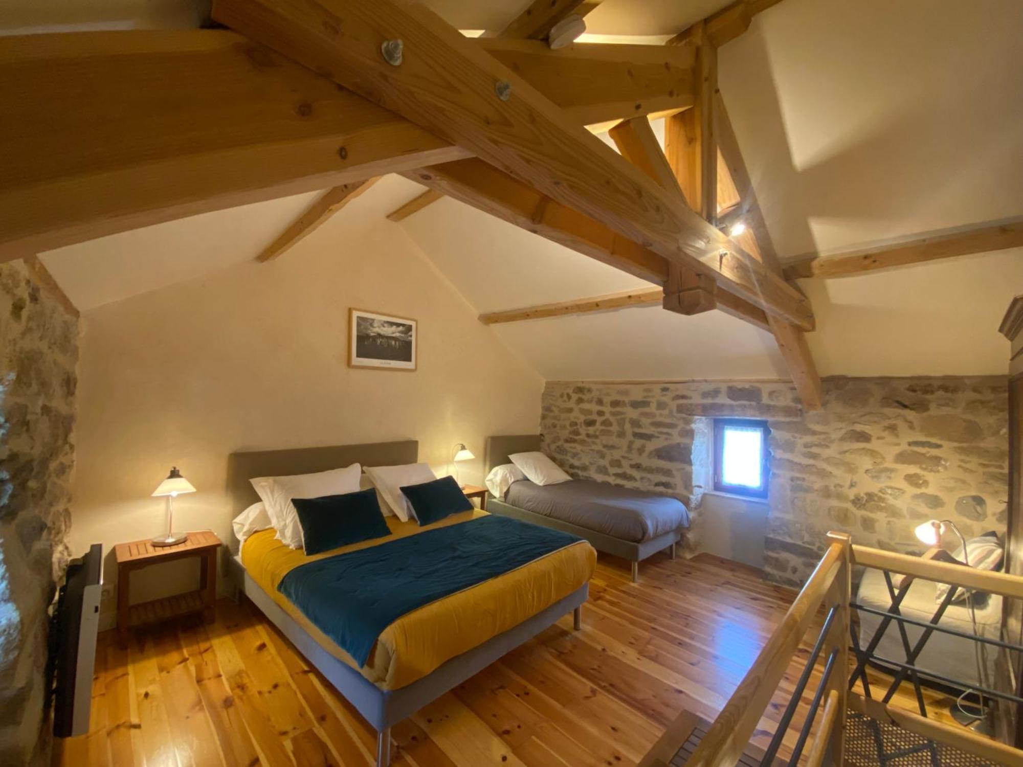 Les Caselles, Gite Et Maison D'Hotes Saint-Beauzely Exteriör bild
