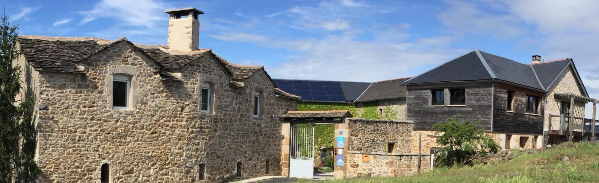 Les Caselles, Gite Et Maison D'Hotes Saint-Beauzely Exteriör bild